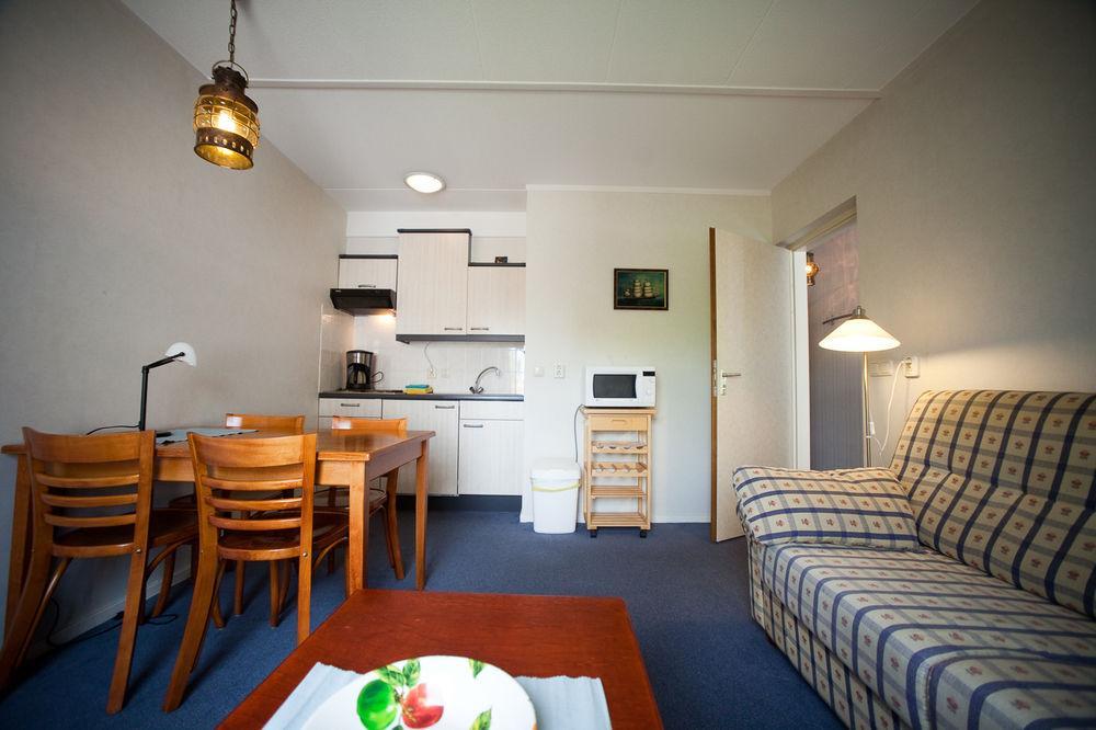 Hanzehuis Appartementen Stavoren Buitenkant foto